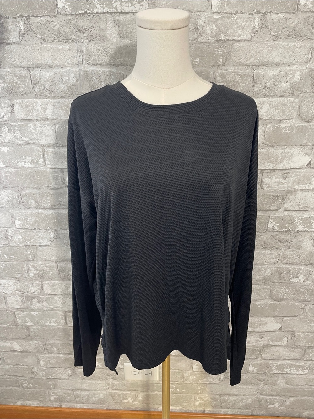 CALIA by Carrie Underwood Black Long-Sleeve Waffle Crew Top